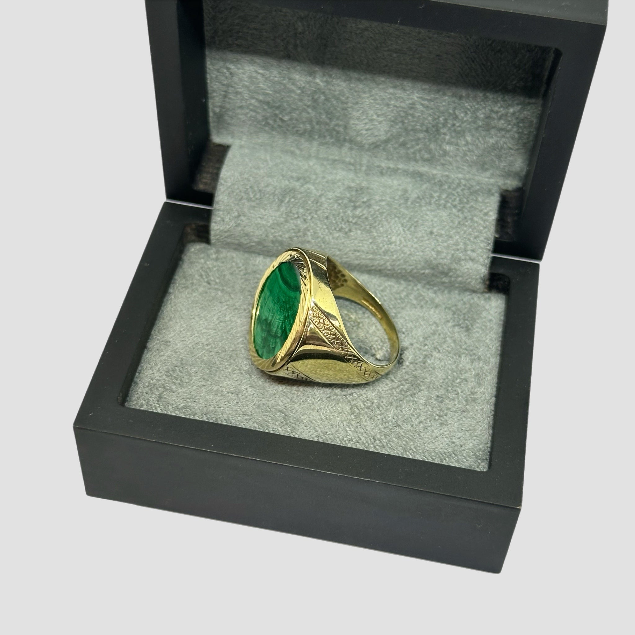 Green Malachite Half Sovereign Ring