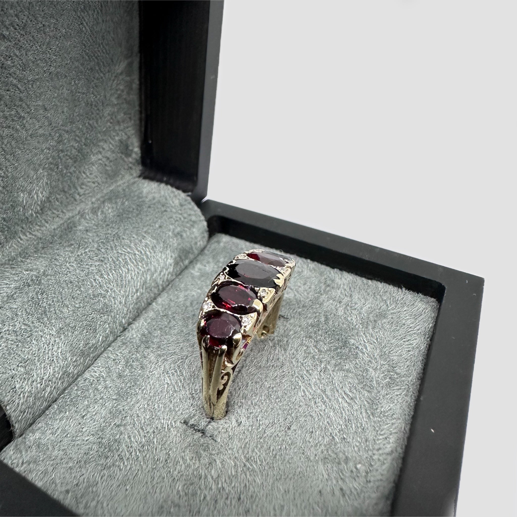 9ct Edwardian Garnet & Diamond Half Eternity Ring