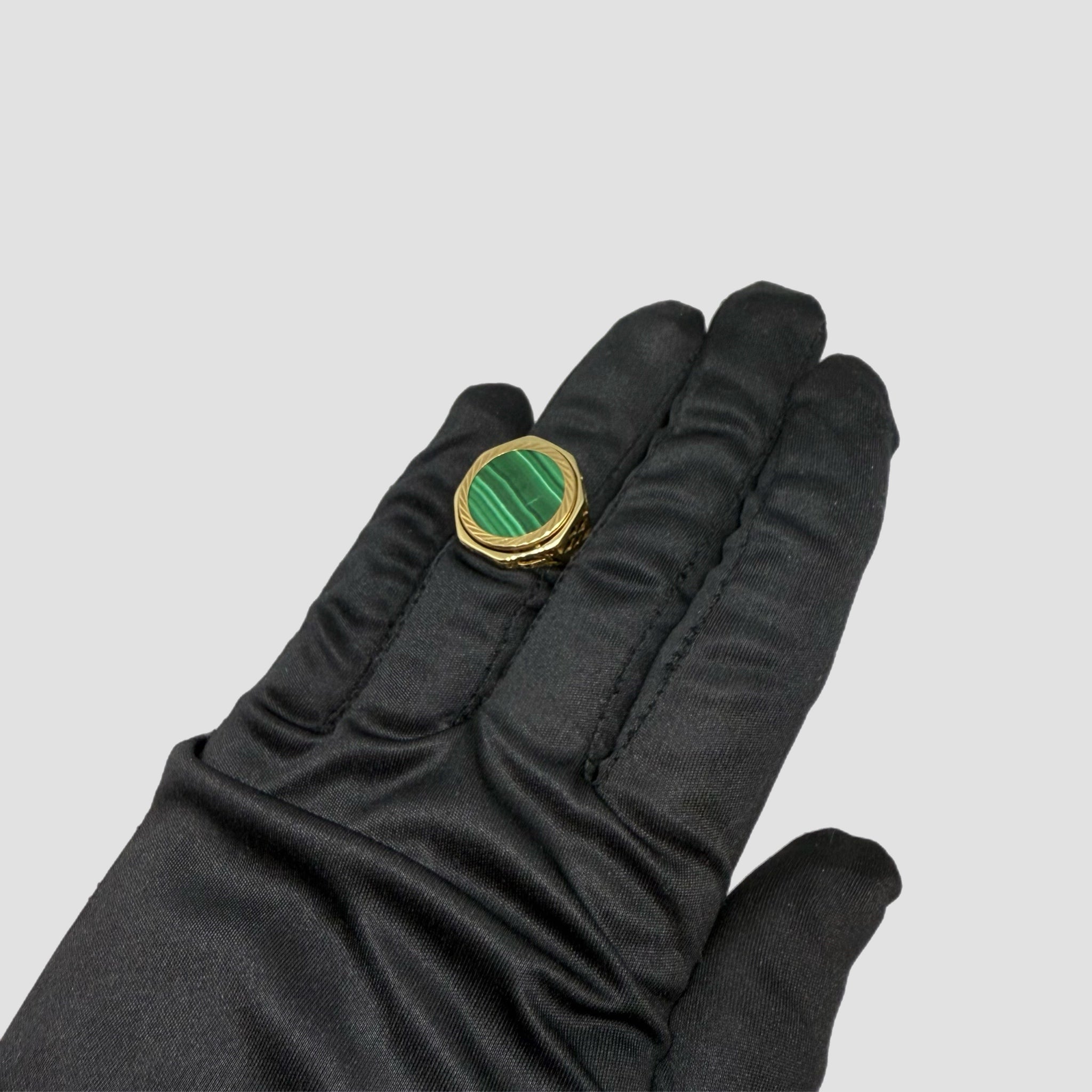 9ct Green Malachite Half Sovereign Ring