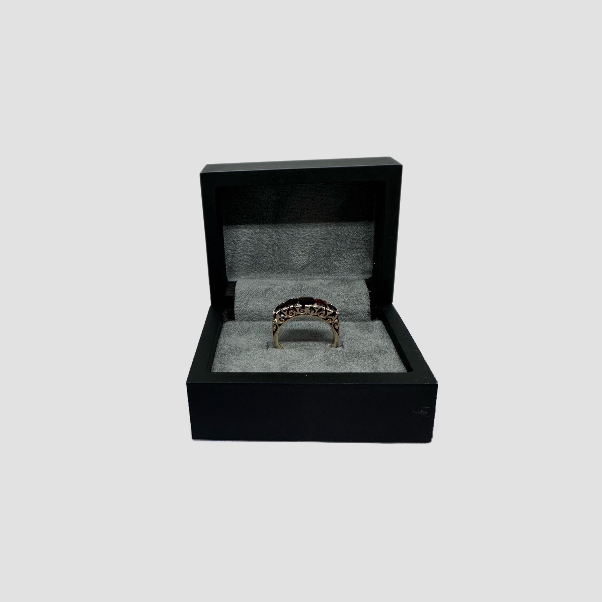 9ct Edwardian Garnet & Diamond Half Eternity Ring