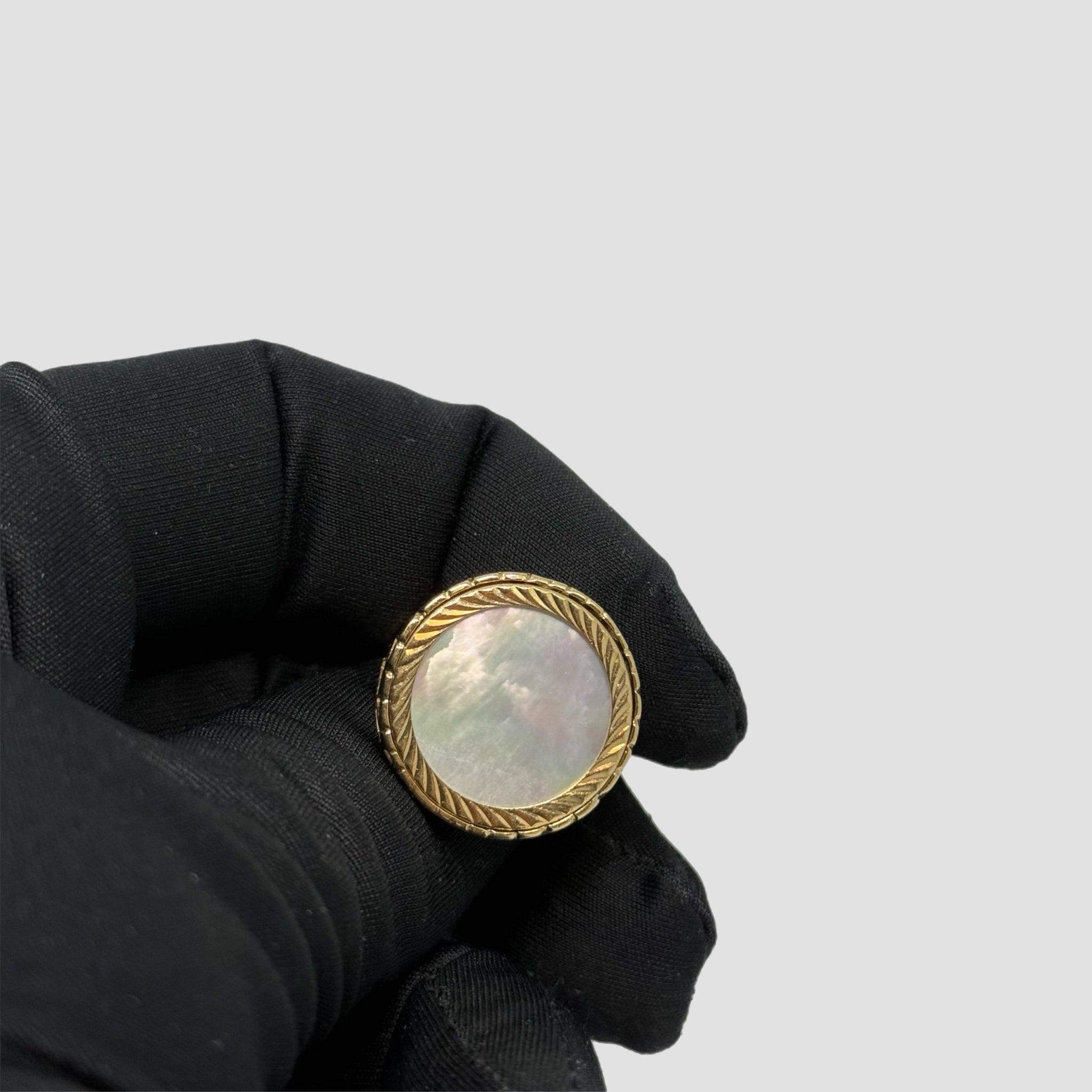 Mother Of Pearl Half Sovereign Ring