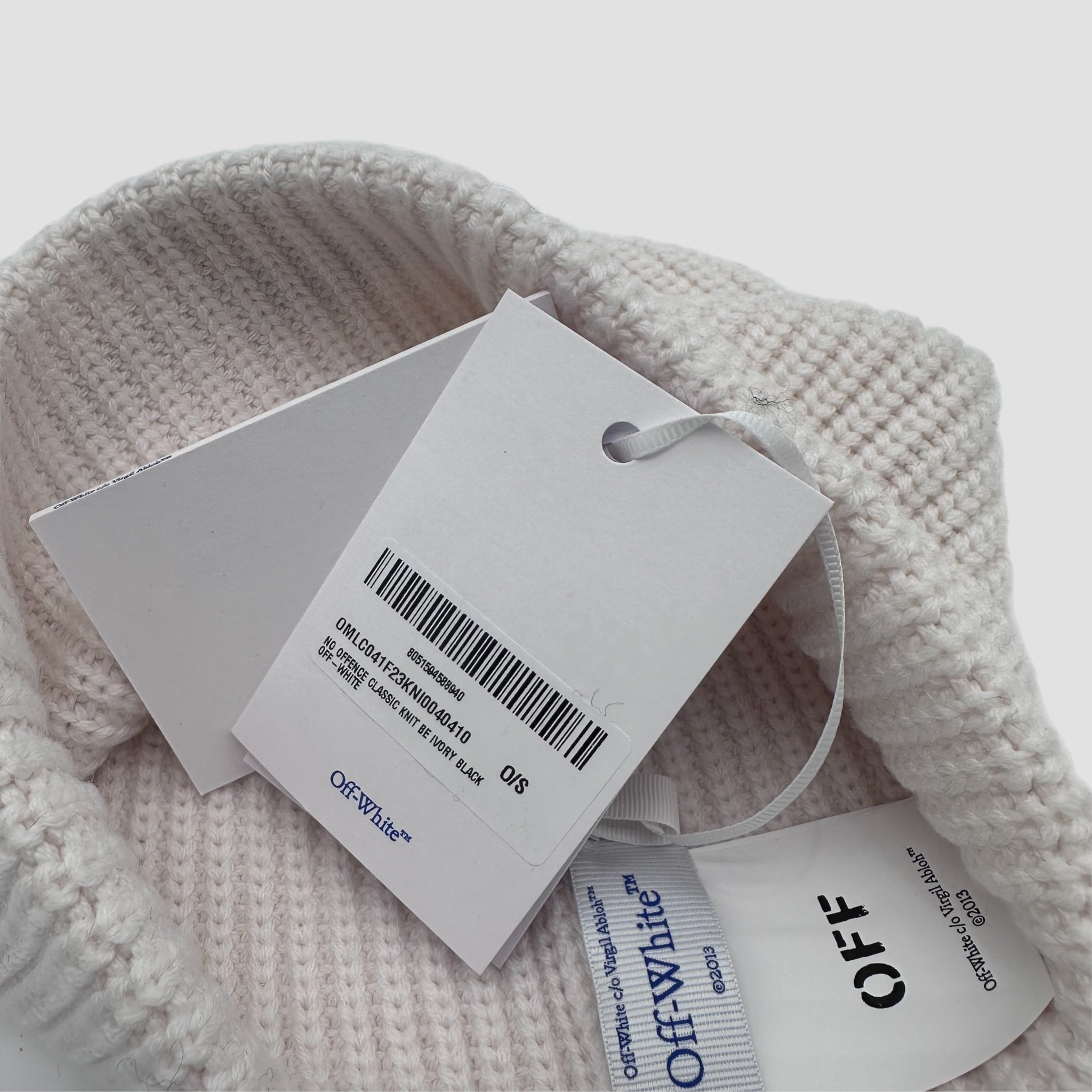 Off-White ‘No offence’ Classic Knit Beanie In White