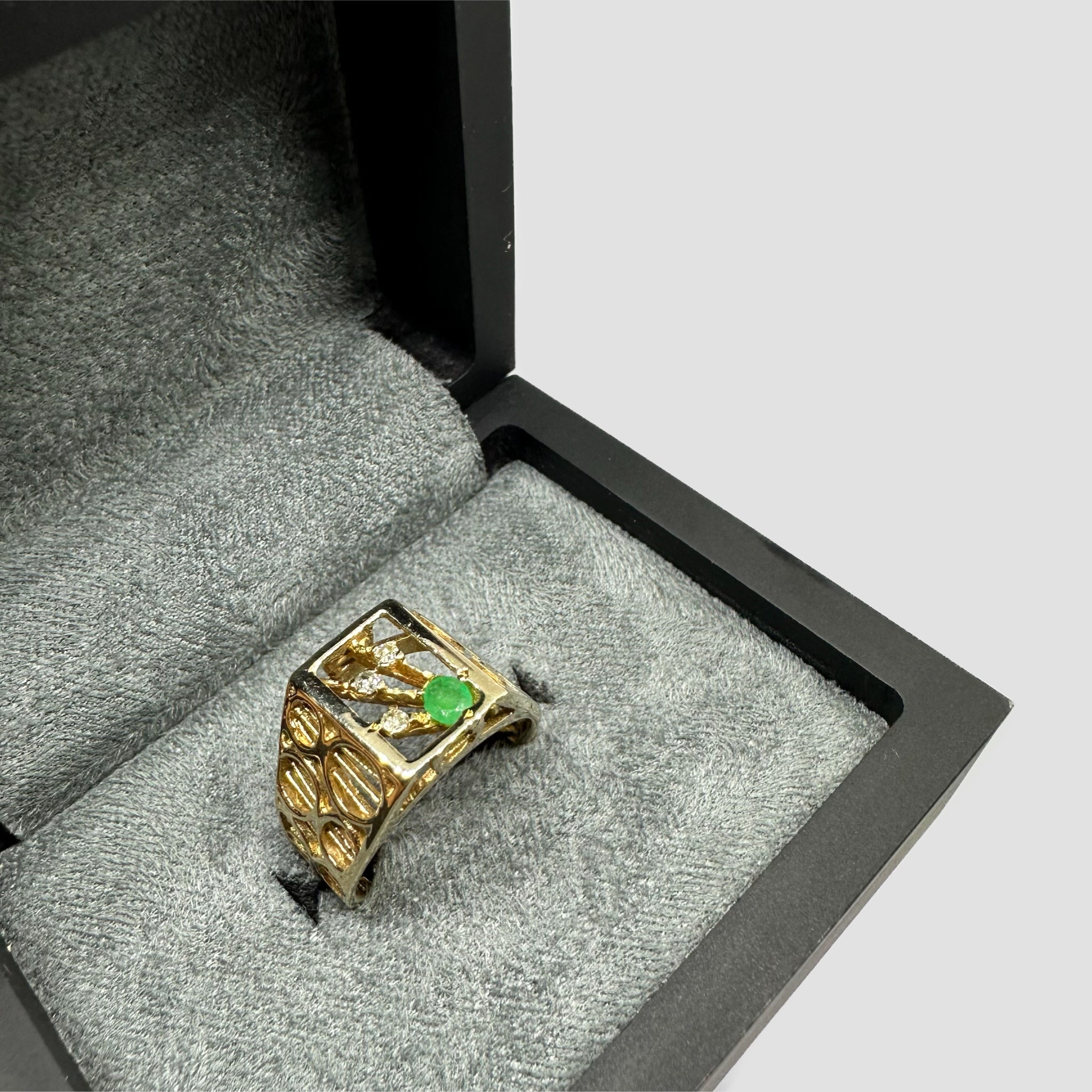 9ct Diamond & Emerald Signet Pinky Signet Ring