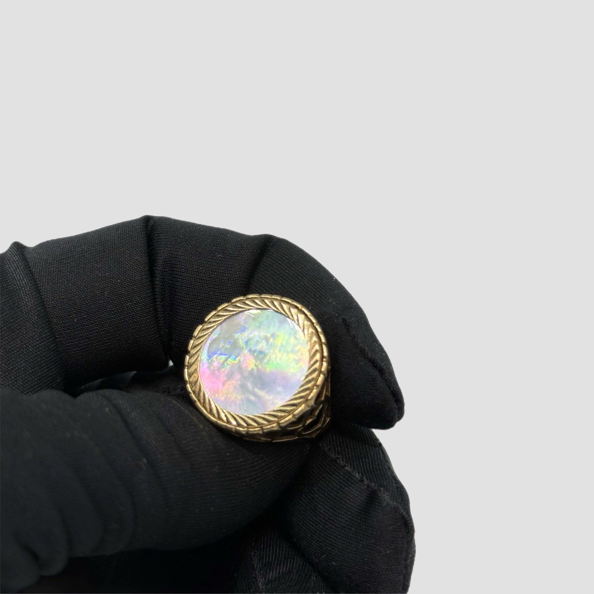 Mother Of Pearl Half Sovereign Ring