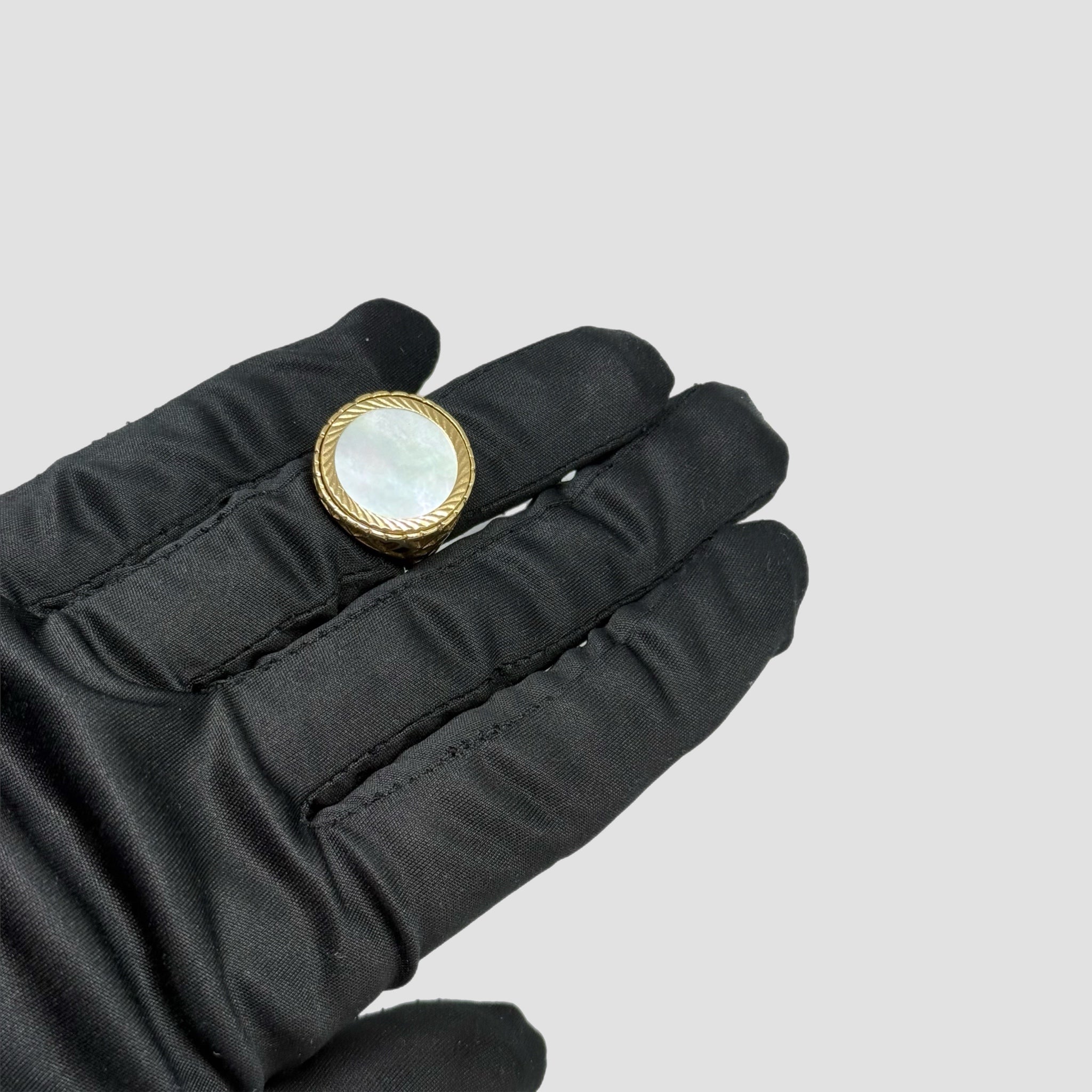 Mother Of Pearl Half Sovereign Ring