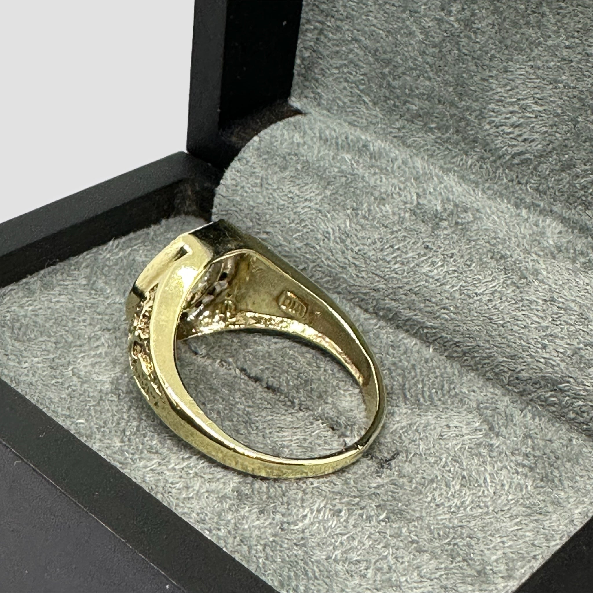 9ct Diamond Horse / Horseshoe Ring