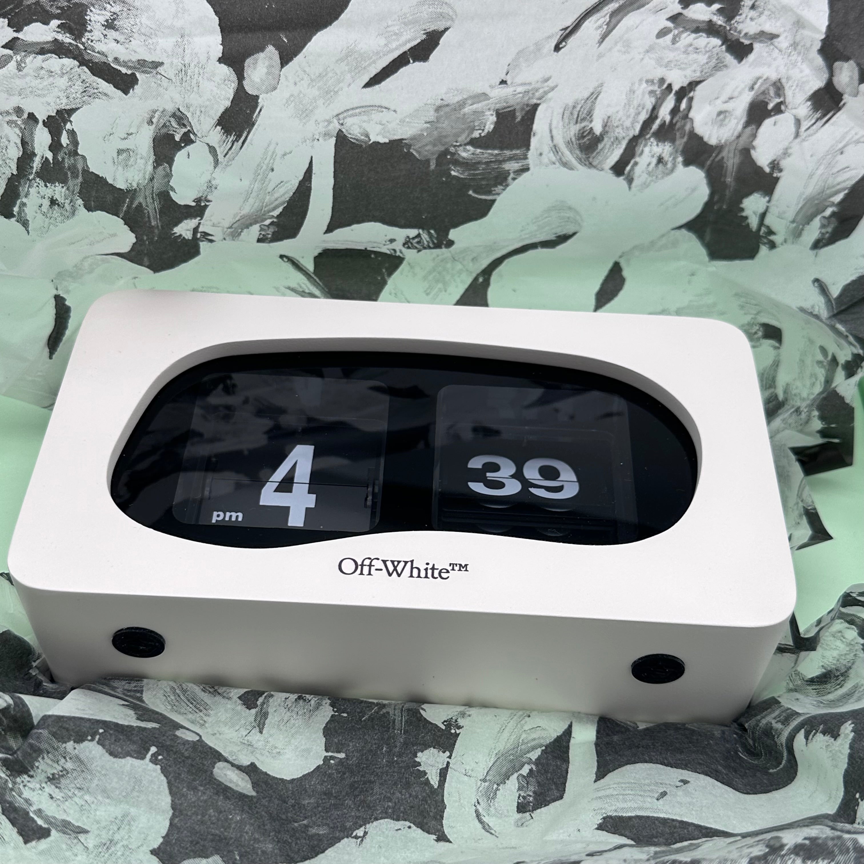 Off-White Quote Motif Flip Clock