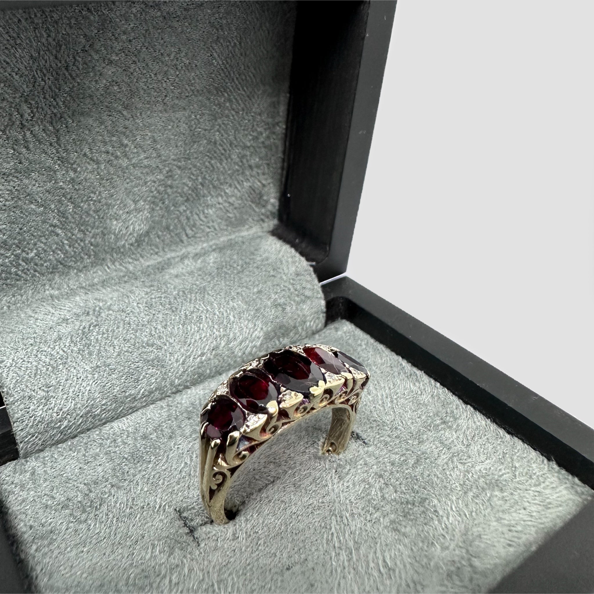 9ct Edwardian Garnet & Diamond Half Eternity Ring