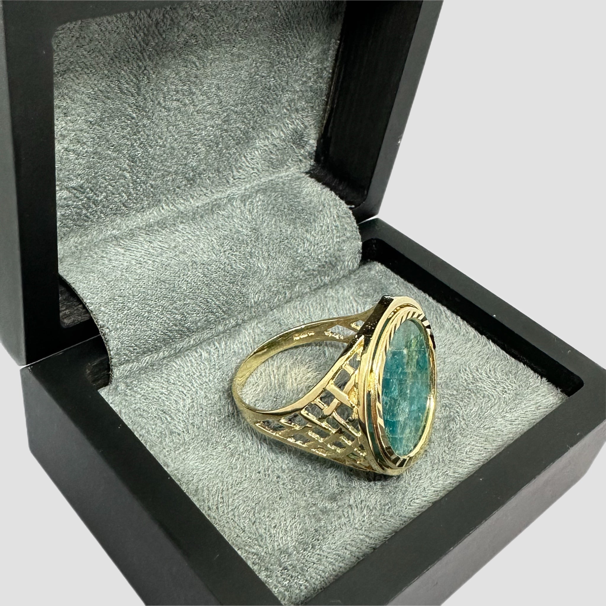 9ct Blue Apatite Half Sovereign Ring